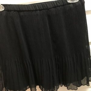 Black pleated skirt
